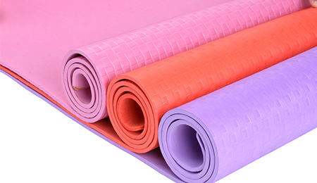Zergatik irabazten ari dira TPE Yoga Mats ospea? Haien abantailen banaketa | TPE fabrikatzaile nagusia